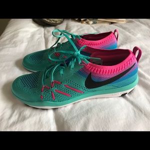 Womens Nike Focus FlyKnit Trainers NEW